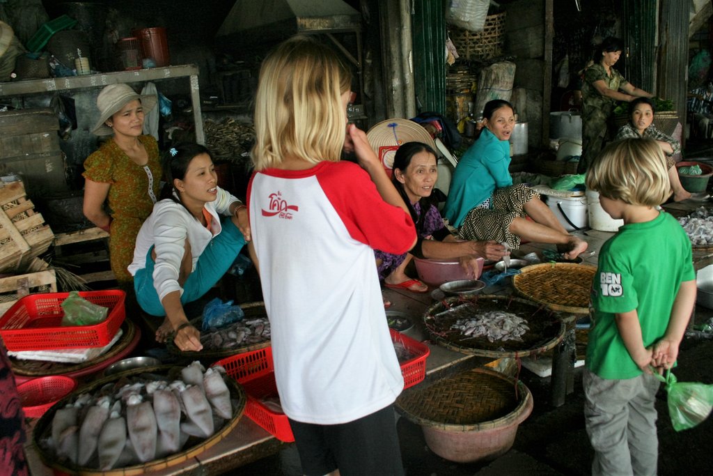 Huế: Fish Market